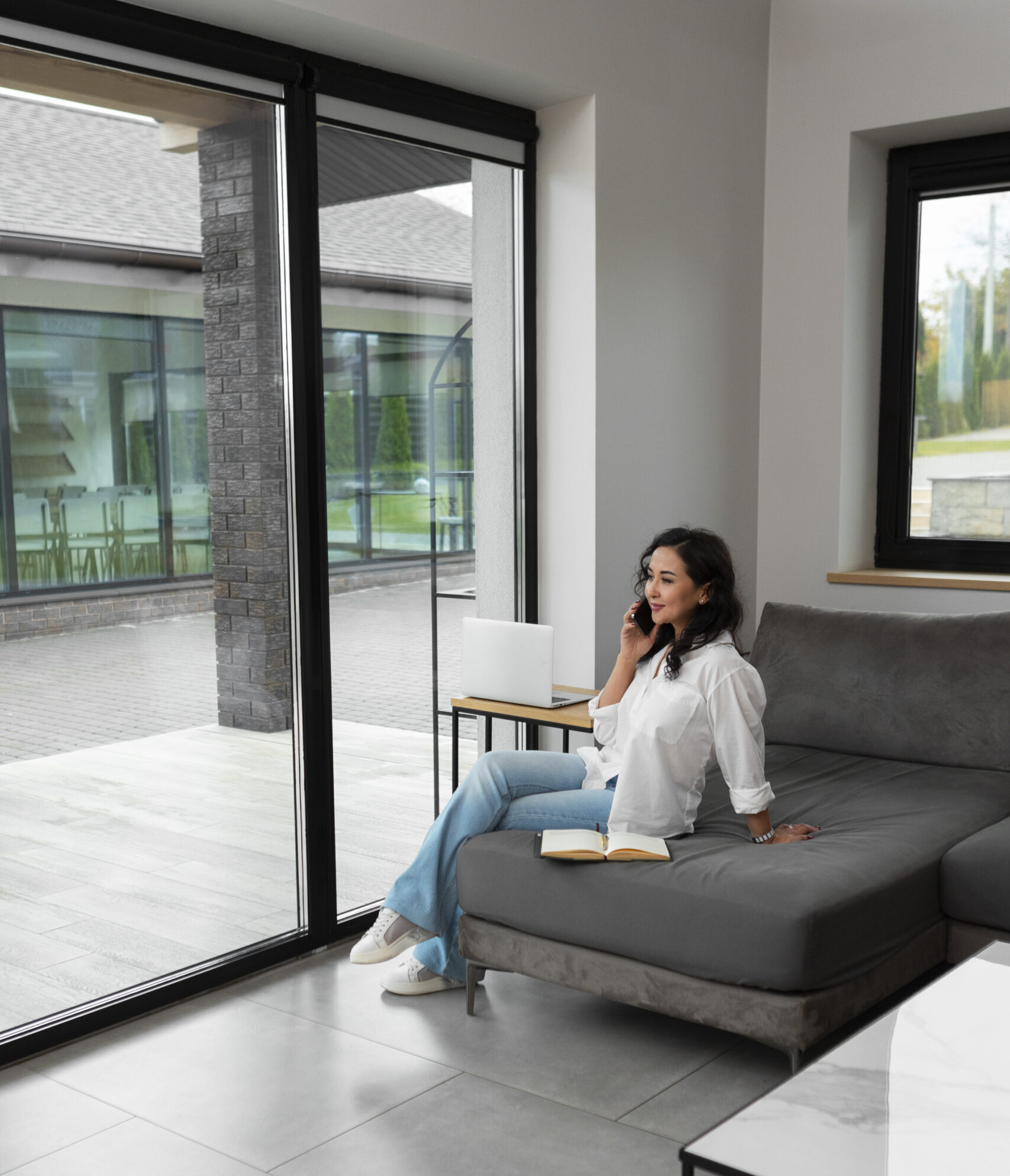 middle-aged-hispanic-business-woman